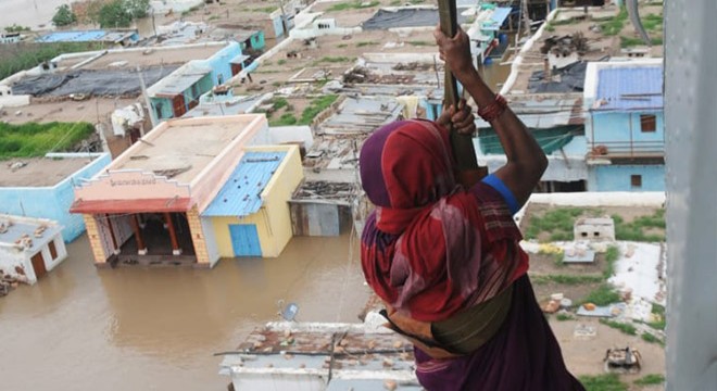 Hindistan’daki sel felaketinde ölü sayısı 95’e çıktı