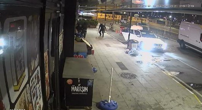 Hırsızlar, vatandaşları döner bıçağıyla kovaladı