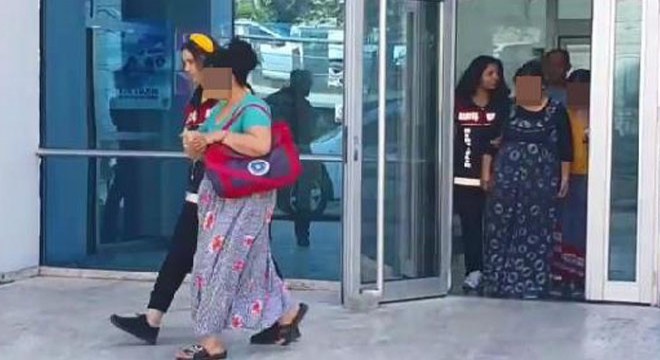 Hırsızların çalıntı parayı aralarında paylaştığı anlar