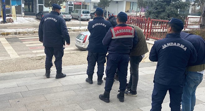 Hırsızlık zanlıları tutuklandı
