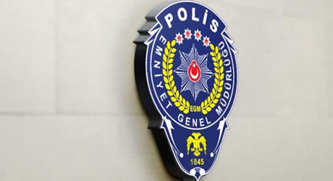 Hırsızlık şüphelisi polisi şişeyle yaraladı