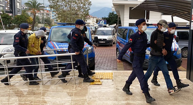 Hırsızlık zanlıları yakalandı