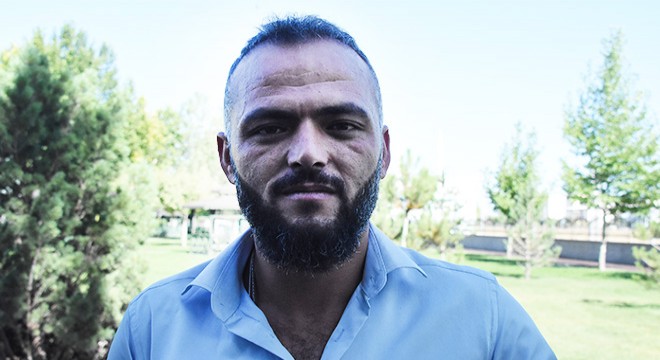 Hızlı gittiği için uyardığı minibüs sürücüsü tarafından dövüldü