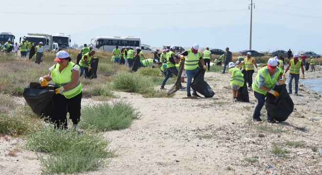 Homa Dalyanı'nda tonlarca çöp topladılar