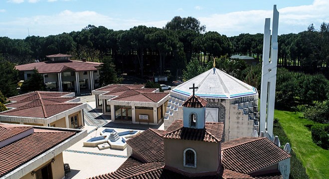 Hristiyan turistler 'Hoşgörü Bahçesi'nde İslamiyeti seçti