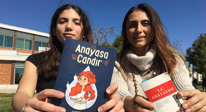 Hukuk profesörü, 'Anayasa'yı roman kurgusunda kitaplaştırdı