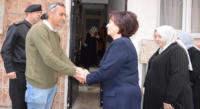 Hülya Koçyiğit'ten Emre Sevinç’in ailesine ziyaret