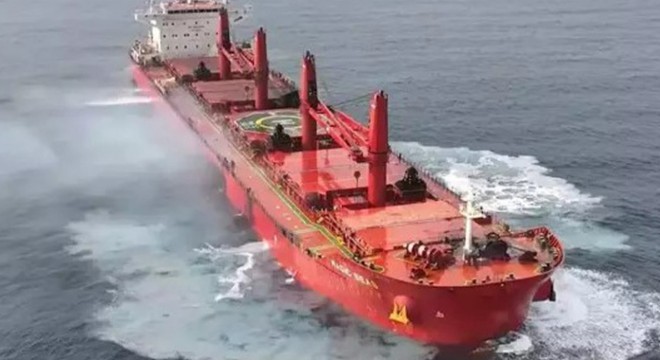 Husilerin batırdığı gemideki mürettebattan 10’u kurtarıldı