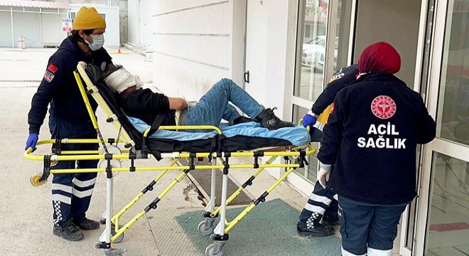 Husumetlisini silahla vurup, aracıyla jandarmaya götürdü