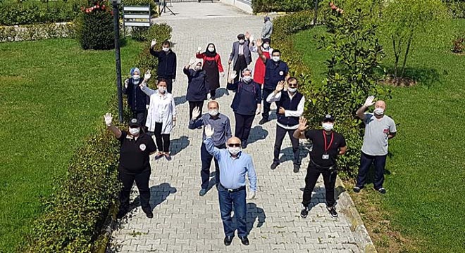 Huzurevi sakinleri için Ankara havası oynadılar