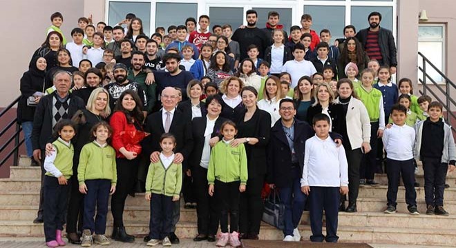 İGÜ’den köy okuluna kütüphane
