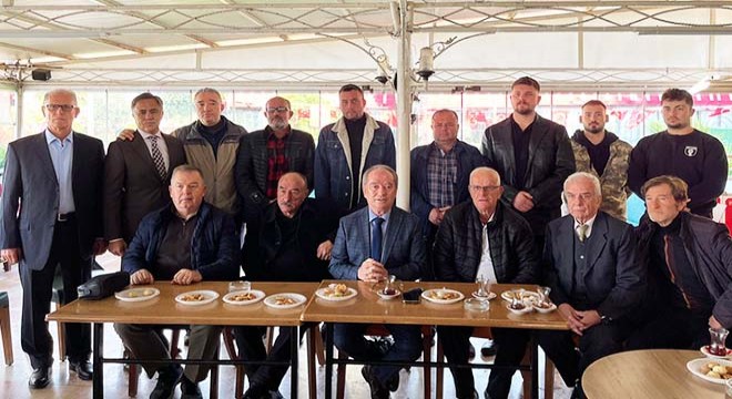 İYİ Parti Bandırma ilçe teşkilatından 90 üye istifa etti