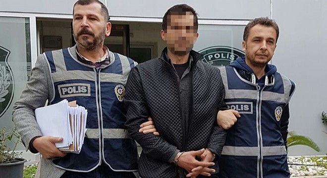 İbadet ediyor gibi davranıp hırsızlık yaptı