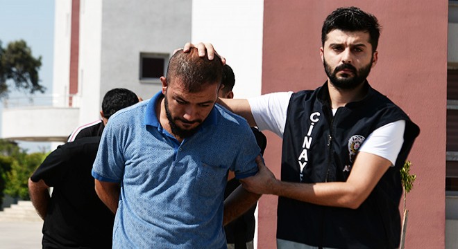 İçki içerken birbirlerini vurdular
