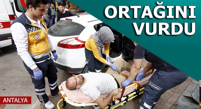 İflasından sorumlu tuttuğu adamı bacağından vurdu