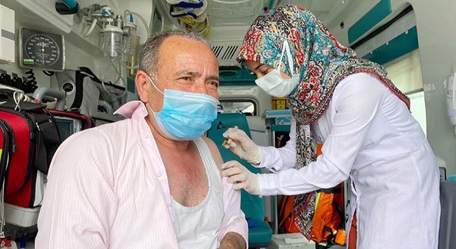 Iğdır'da mobil aşı timleri görevde