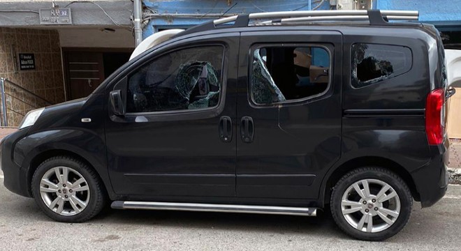 İki gün önce aldığı aracının camları kırıldı, lastikleri patlatıldı