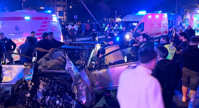 İki otomobil çarpıştı: 2’si ağır 11 yaralı