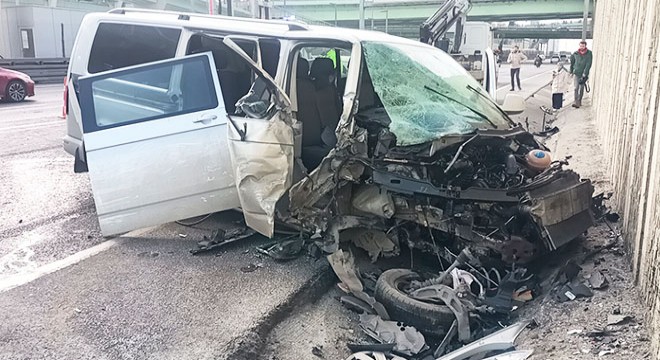 İki otomobilin çarpıştığı kazada 3 kişi yaralandı
