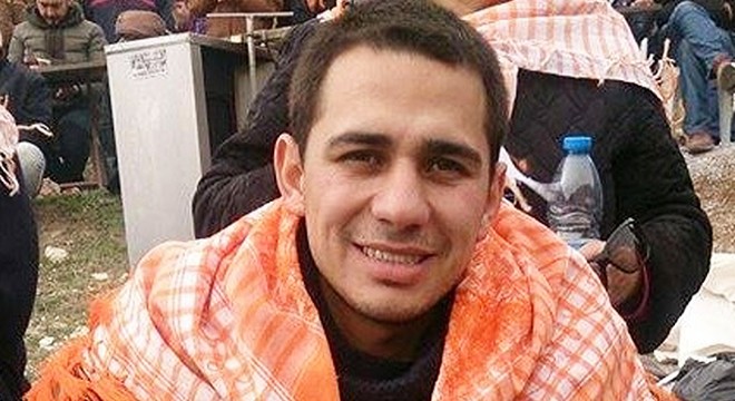 İki otomobilin çarptığı Alper, hayatını kaybetti