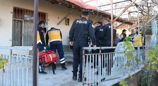 İki gündür haber alınamayan kadın evinde ölü bulundu