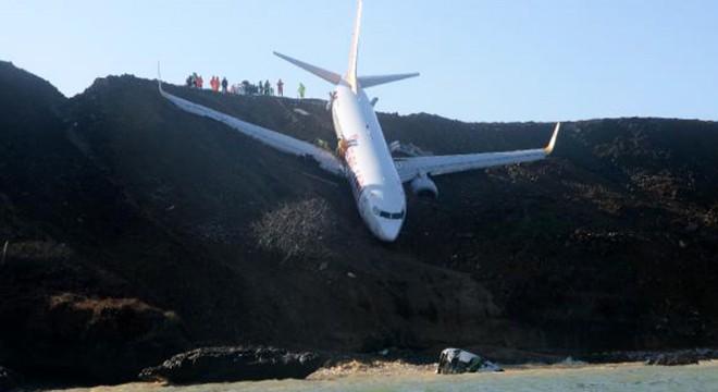 İkinci pilot: Sağ motor geri itiş sisteminde arıza mevcuttu