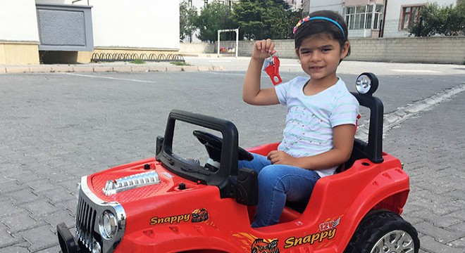 İkra'nın çalınan akülü arabası, evlerinin önüne bırakıldı
