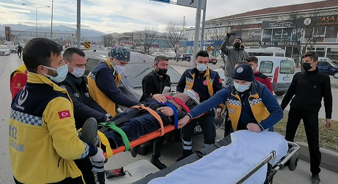 İlaçlarını almaya giderken, kazada ağır yaralandı