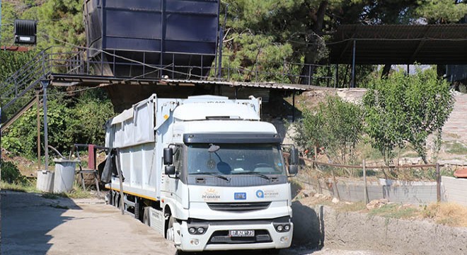 İlçelerin çöpleri TIR'larla taşınıyor