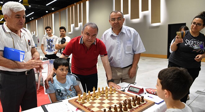 İlk hamle Başkan Böcek'ten