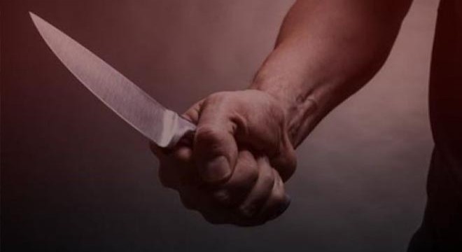 İlkokul bahçesinde bıçaklı kavga: 2 yaralı