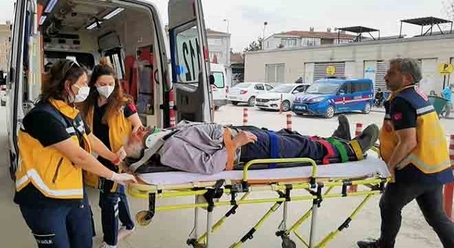 İnşaat ustası 4 metre yükseklikten düştü