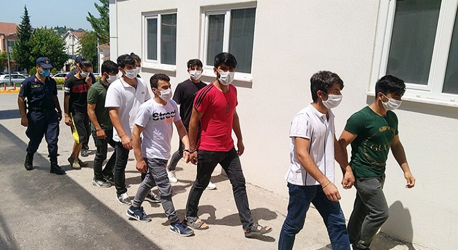 İnşaatlarda çalıştırılan 21 Afgan kaçak yakalandı