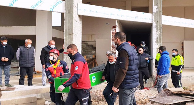 İnşaatta asansör boşluğuna düşen işçi hayatını kaybetti