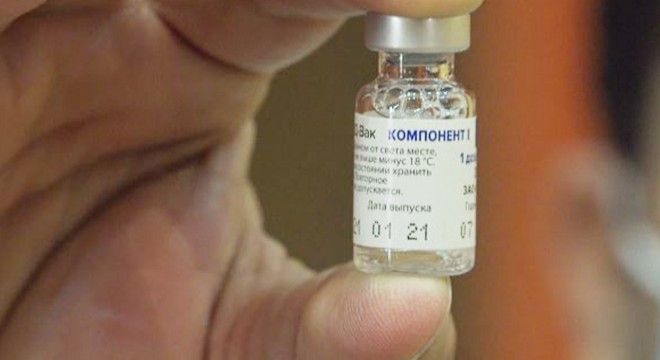 İran’da kovid-19’a karşı aşılama Rus aşısıyla başladı