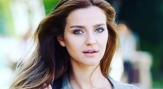 İrem Helvacıoğlu’na dünyaca ünlü Hintli şarkıcıdan teklif