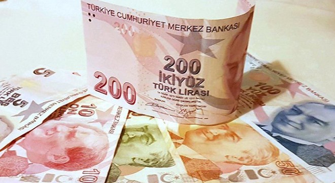 İş arkadaşlarının cebindeki paraları çaldı