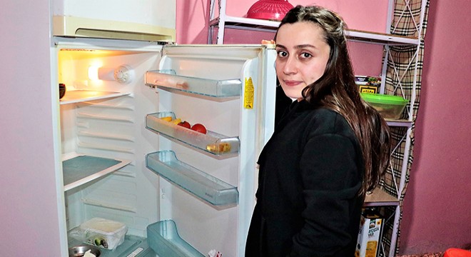 İş bulup kızını yanına alacağı günü bekliyor