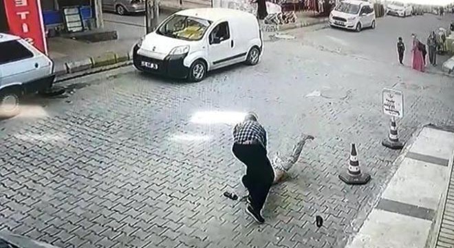 İş yerinden su içen çocuğu dövüp, yere çarptı
