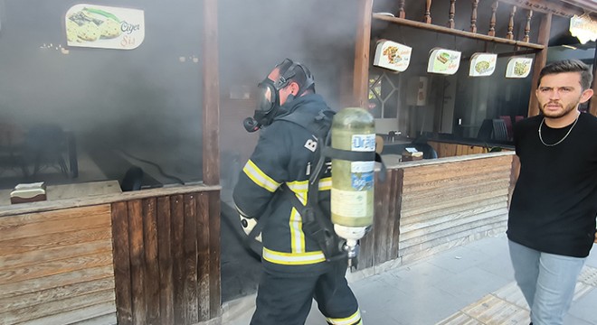 İş merkezinde yangın paniği