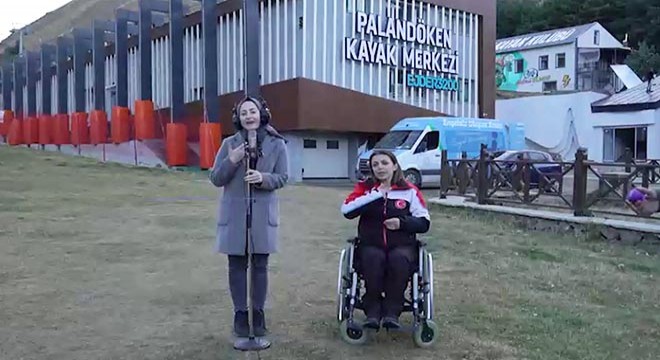 İşaret dili öğrenip, sanatçılarla klipte rol aldılar