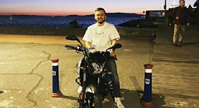 Otobüsle çarpışan motosiklet sürücüsü öldü