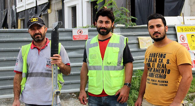 İnşaat malzemeli defile, sosyal medyada ilgi gördü