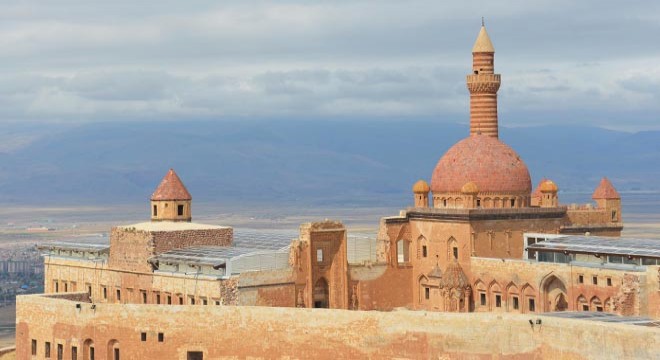 İshakpaşa Sarayı na 100 bin ziyaretçi