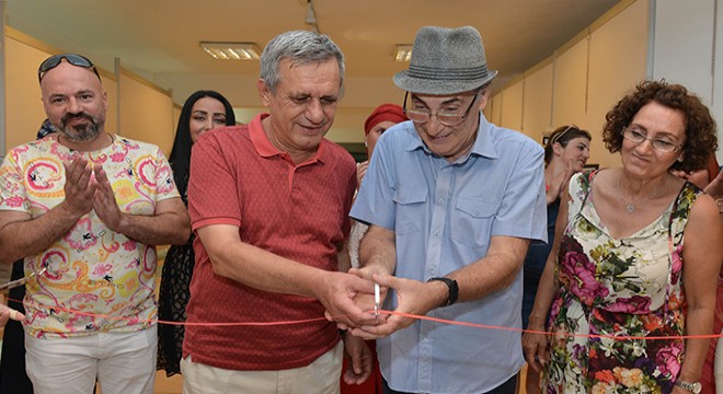 İşitme engelli ressamdan sıra dışı sergi