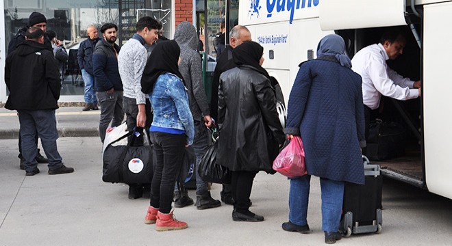 İslahiye otogarında göçmen yoğunluğu