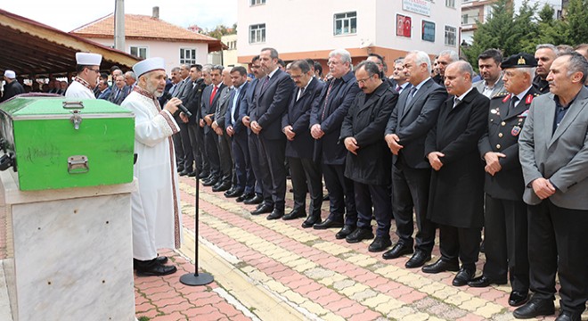 İsmail Çataklı nın annesi son yolculuğuna uğurlandı