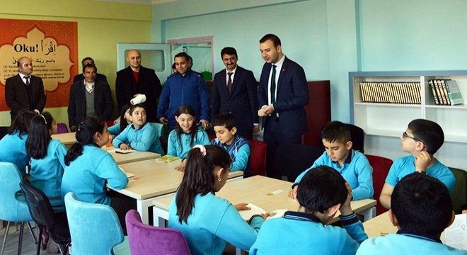 Isparta Yaka İlkokulu'na kütüphane