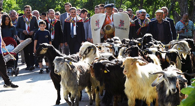 Isparta da 400 yıllık  kurban  geleneği