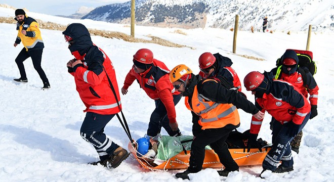 Isparta da, deprem ve çığ tatbikatı